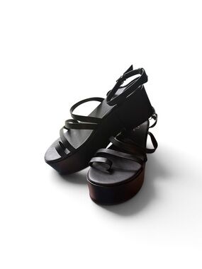 NIB Wild Pair Dottye Platform Sandal, Black, Size 10
